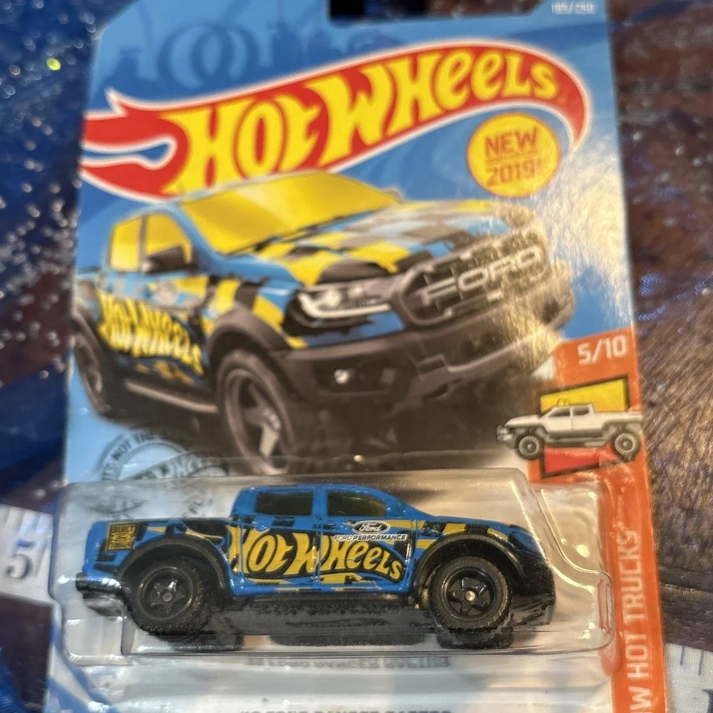 New (8) Hot Wheels Cool Classics‎ Diecast Car